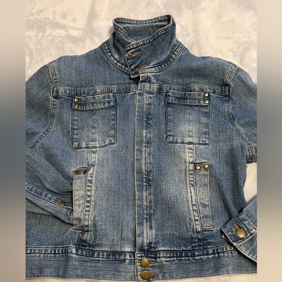 Upcycled Frida Kahlo vintage Jean jacket - Picture 7 of 9